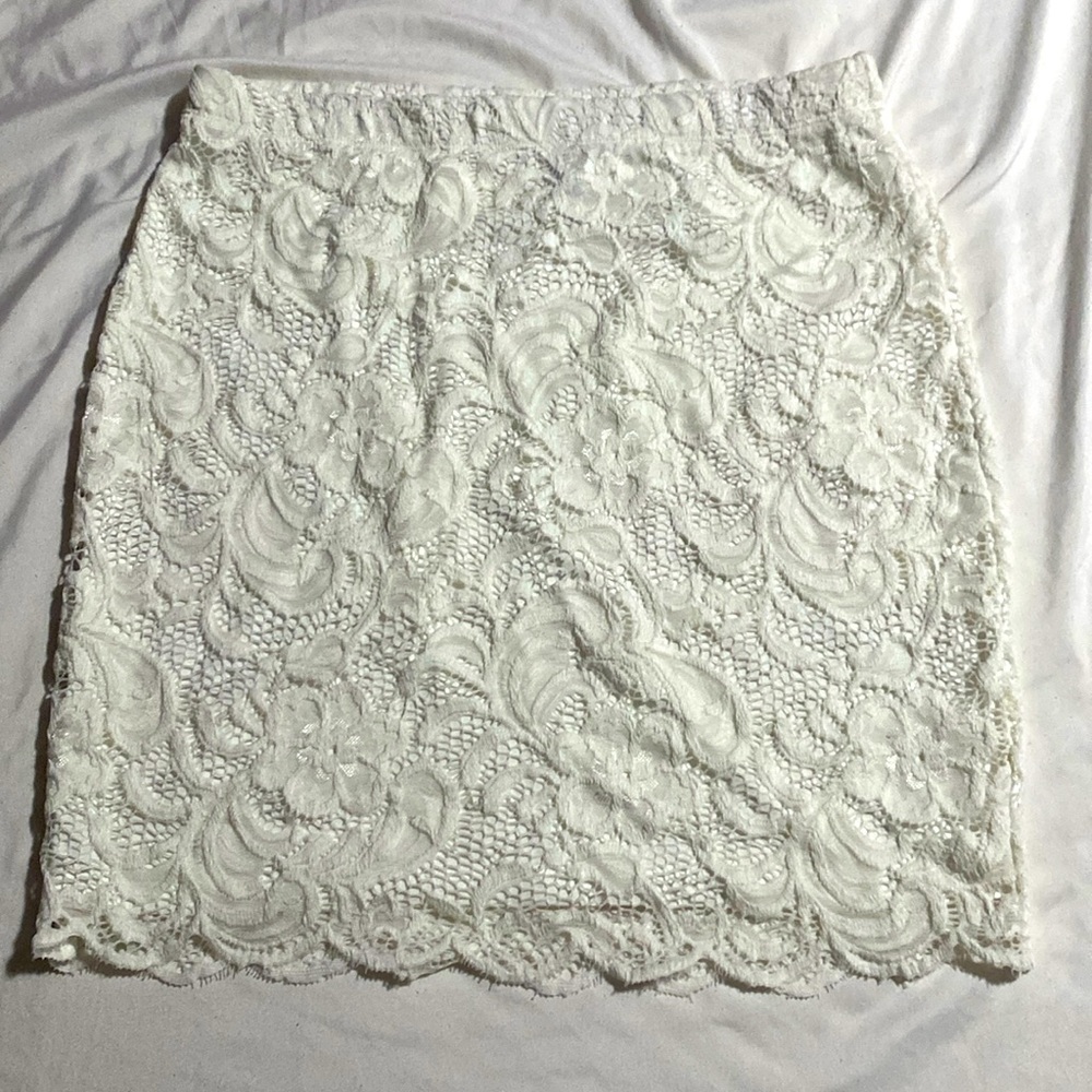 White pencil skirt